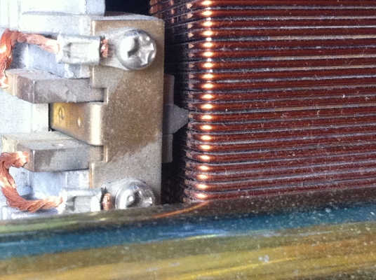 ขุดหม้อแปลงปรับแรงดันได้ตามต้องการ 0 - 260 V. จากญี่ปุ่น ขนาด 4 KVA. ( มี 5 ตัว)