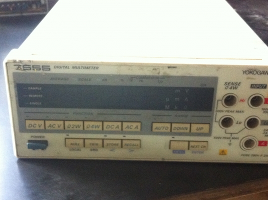 ดิจิตอลมัลติมิเตอร์แบบตั้งโต๊ะ YOKOGAWA จากญี่ปุ่น วัดได้ละเอียด มองเห็นขัด (มีแค่ 15 ตัว)