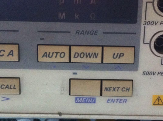 ดิจิตอลมัลติมิเตอร์แบบตั้งโต๊ะ YOKOGAWA จากญี่ปุ่น วัดได้ละเอียด มองเห็นขัด (มีแค่ 15 ตัว)