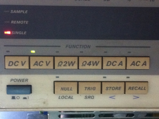 ดิจิตอลมัลติมิเตอร์แบบตั้งโต๊ะ YOKOGAWA จากญี่ปุ่น วัดได้ละเอียด มองเห็นขัด (มีแค่ 15 ตัว)