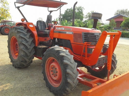 ขาย แทรกเตอร์ KUBOTA M 9000 สภาพเติมๆ เครื่องดี เกียร์ดี ถูกๆ สวยๆ
