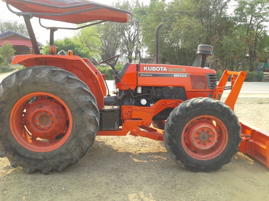 ขาย แทรกเตอร์ KUBOTA M 9000 สภาพเติมๆ เครื่องดี เกียร์ดี ถูกๆ สวยๆ
