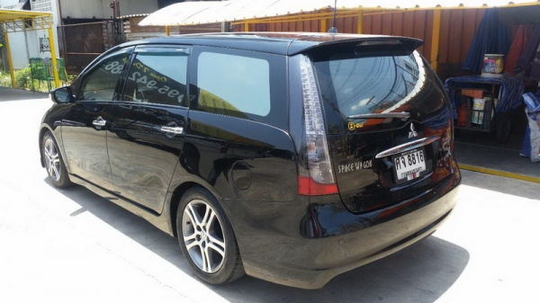 MITSUBISHI SPACE WAGON ปี 2005 ขายรถสวย ตัว TOP ARIABG คู่ หน้า เบรคระบบ ABS ล้อ MAX มีจอกับเครื่องเสียง1ชุด เบาะหนังสภาพดี