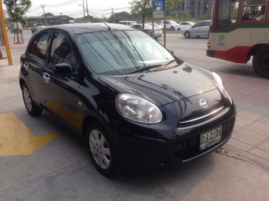 NISSAN MARCH ปี 2010 ตัว TOP ปุ่มกดสตาร์ท เครื่องดี ช่วงล่างดี รถขับดีมาก แอร์เย็น ภายในสวยสภาพใหม่ๆ สีสวย รถพร้อมใช้งาน ฟรีดาวน์ จัดไฟแนนได้