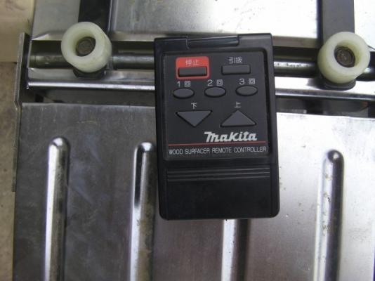 เครื่องปรับผิวไม้หมุนตามองศาตามความต้องการเหมาะสำหรับงานปราณีตใช้ง่ายมีรีโมตและเมนนวตของญี่ปุ่นแท้สภาพ90\%ยี่ห้อมาชิต้าพร้อมหม้อแปลงราคา 35,000บาท เครื่องปรับผิวไม้หมุนตามองศาตามความต้องการเหมาะสำหรับงานปราณีตใช้ง่ายมีรีโมตและเมนนวตของญี่ปุ่นแท้สภาพ90\%ยี่ห้อมาชิต้าพร้อมหม้อแปลงราคา 35,000บาท