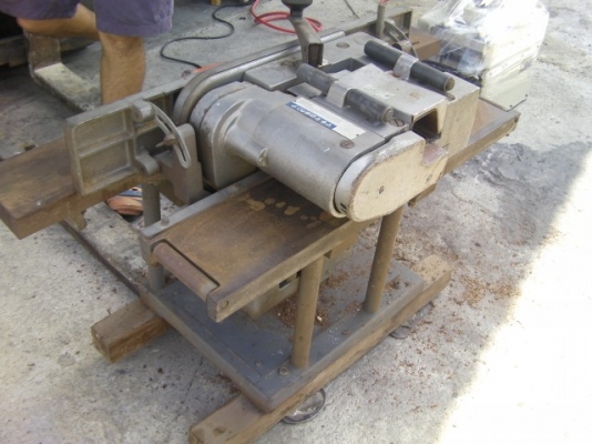 เครื่องโครกไม้ไซไม้ 2in 1 ราคา 25,000บาทสภาพ 80\%ยี่ห้อ มาชิต้า พร้อมหม้อแปลง เหมาะสำหรับใช้นอกสถานที่ตามหน้าไซตงาน ของญี่ปุ่นแท้