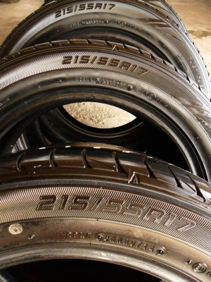 ยางขอบ17 ดันล็อป 215-55-R17ลงพื้นกลางปี14 (4เส้น4,600บ) ดอกหนามาก90\%