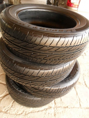 ยางขอบ17 ดันล็อป 215-60-R17ลงพื้นปี13(4เส้น3,400บ)ดอกหนามาก90\%