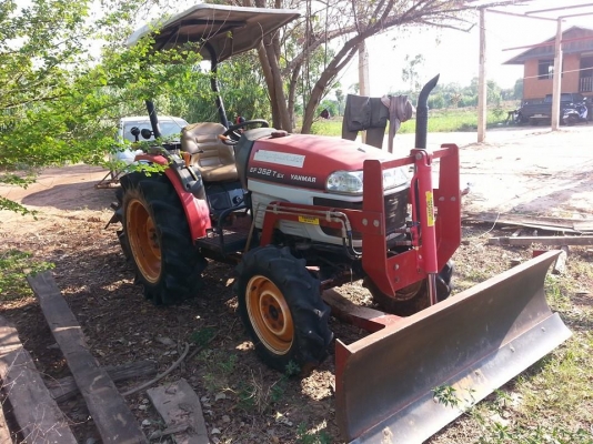 ขายรถไถYANMA 35แรงม้า อุปกรณ์ดันหน้า-ผานหลัง เครื่องดี ช่วงล่างดี อุปกรณ์ดันหน้า ผานหลัง ใช้งาน2,063ชม. สภาพพร้อมใช้งาน เอกสารพร้อมโอน สนใจโทร 090-8588220คุณนะ 093-3258446คุณบิว ID:narong498 หรือ www.truck.in.th/498 หรือเพจFacebook ณรงค์ ซื้อขายรถมือสอง (