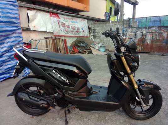 Honda Zoomer X คอมบายเบรก ตัวท็อป รถปี56 พร้อมเล่ม ประหยัดน้ำมันสวยๆครับ