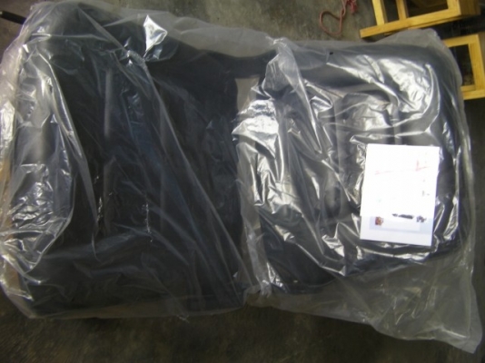 เบาะรถโฟกลิฟค์ ของใหม่สภาพ100\%ไม่เคยใช้งาน ราคา 3,500บาท