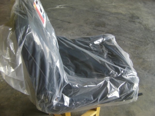 เบาะรถโฟกลิฟค์ ของใหม่สภาพ100\%ไม่เคยใช้งาน ราคา 3,500บาท