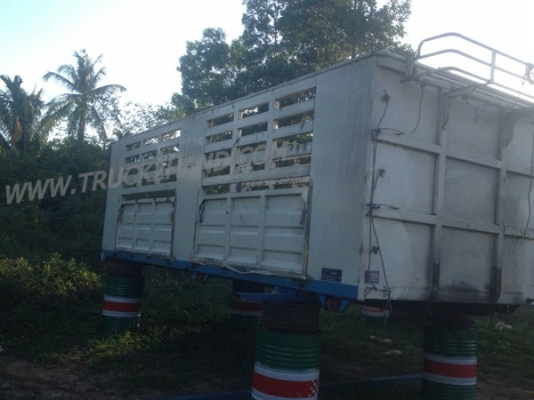 กระบะคอก ไม่ดัมพ์ ยาว  6.30  เมตร  กว้าง 2.45 เมตร สูง 2 เมตร