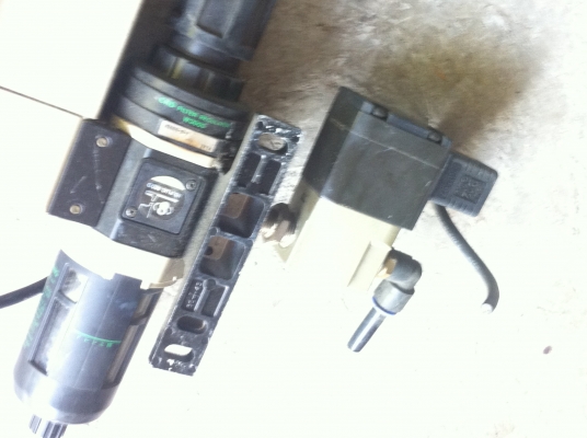 ขุดปรับแรงดันลม CKD ขนาดใหญ่และตัวดักน้ำดักฝุ่นดักน้ำมันแบบสองหลอดเพื่อดักจับ(เลือกได้ตามเลขหมายที่เขียนกำกับให้ได้เลย)