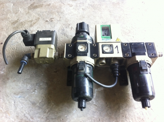 ขุดปรับแรงดันลม CKD ขนาดใหญ่และตัวดักน้ำดักฝุ่นดักน้ำมันแบบสองหลอดเพื่อดักจับ(เลือกได้ตามเลขหมายที่เขียนกำกับให้ได้เลย)