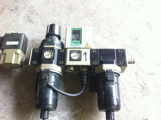 ขุดปรับแรงดันลม CKD ขนาดใหญ่และตัวดักน้ำดักฝุ่นดักน้ำมันแบบสองหลอดเพื่อดักจับ(เลือกได้ตามเลขหมายที่เขียนกำกับให้ได้เลย)