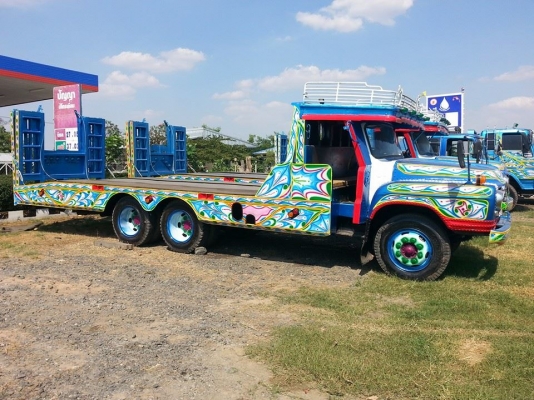 ขายเทรลเลอร์หัวยาว สภาพดีพร้อมใช้งาน เอกสารพร้อมโอน มีหลายคัน สนใจโทร 090-8588220คุณนะ 093-3258446คุณบิว ID:narong498 หรือ www.truck.in.th/498 หรือเพจFacebook ณรงค์ ซื้อขายรถมือสอง (เว็บไซต์ส่วนตัว)