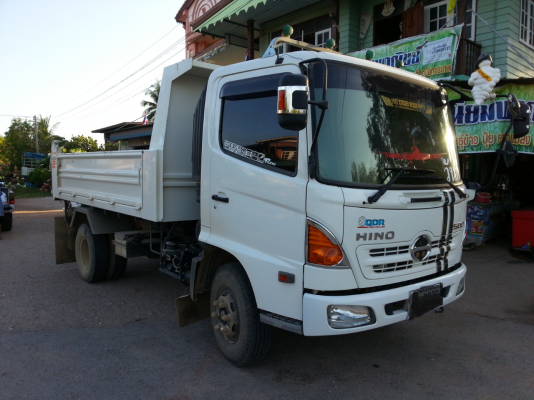 ขาย 6 ล้อ ดั้มดิน ฮีโน่เมก้าซี่รี่ 500 fc 9j 175 แรง ปี55 มีอีก 1 คันปลายปี 55 175 แรง วิ่ง 60,000 โลเช่นกัน ราคา 1,050,000.- ต่อรองได้ ขาย 6 ล้อ ดั้มดิน ฮีโน่เมก้าซี่รี่ 500 fc 9j 175 แรง ปี55 มีอีก 1 คันปลายปี 55 175 แรง วิ่ง 60,000 โลเช่นกัน ราคา 1,050,000.- ต่อรองได้