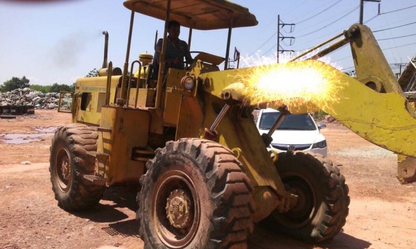 (หลุดมัดจำ)รถตักล้อยางเลี้ยวเอว รถสภาพดี สวย พร้อมใช้