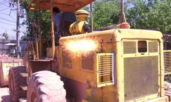 (หลุดมัดจำ)รถตักล้อยางเลี้ยวเอว รถสภาพดี สวย พร้อมใช้