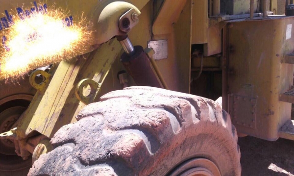 (หลุดมัดจำ)รถตักล้อยางเลี้ยวเอว รถสภาพดี สวย พร้อมใช้