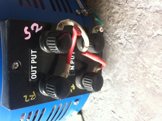 หม้อแปลงไฟปรับค่าได้  MATSUNAGA จากญี่ปุ่น INPUT 100 V.  OUTPUT 0-130 V. ขนาด  2 KVA.  20 A.