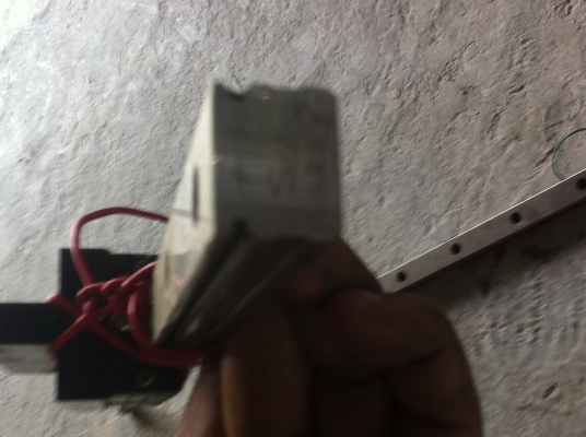 แท่นรางเลื่อนสไสด์ linear bearing พร้อมลูกเลื่อนสองตัวต่อขุดและ Ballscrew