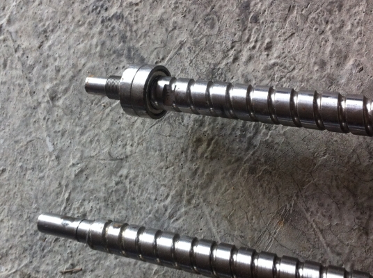 แท่นรางเลื่อนสไสด์ linear bearing พร้อมลูกเลื่อนสองตัวต่อขุดและ Ballscrew