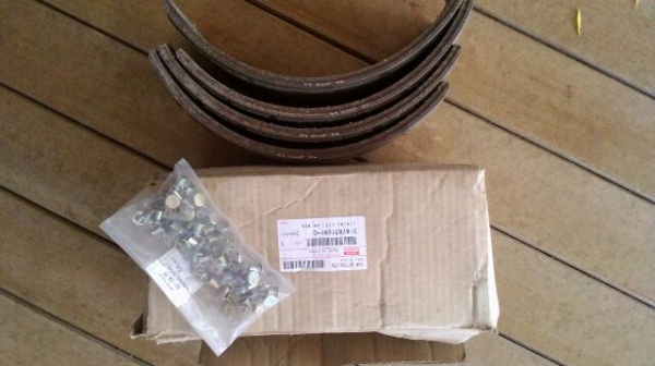ขายผ้าเบรค isuzu nqr 175 แท้ญี่ปุ่น