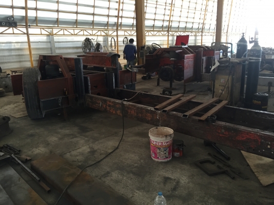 คัซซีบัสประกอบใหม่ อีซูซุ 10 ล้อ