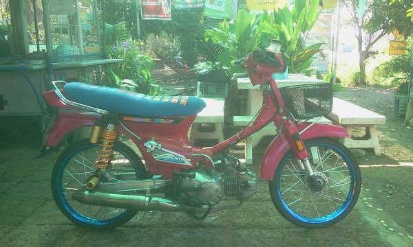 ขาย ดรีมคุรุ เครื่องเวฟ125 ลูกเชีย ชัก 2 เเคมเเต่ง (ไม่ ท.บ) ค่าตัว 10500 บาท สนใจโทรสอบถามเพิ่มเติม 089-8054390 / 083-9008343 โอ๋ อยู่จังหวัด ลพบุรี