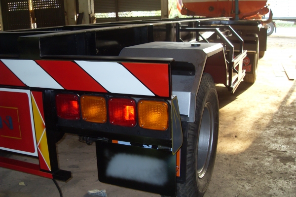 * ขายลูกพ่วงใหม่ คัสซีเปล่าต่อใหม่ ยาว 6.50 เมตร มีลูกพ่วง 3 เพลา 7.20 พร้อมทะเบียน ราคา 250,000.-