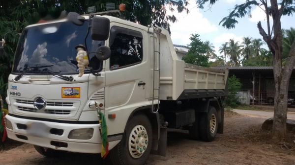 HINO FG  ราคาด่วนๆ  1,100,000 บาท จัดไฟแนนซ์ได้  800,000 บาทคะ
