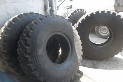 ยาง เรเดียน 14.00 - R20 สวยๆ  มี 4 เส้น เส้นละ 3900 บาท