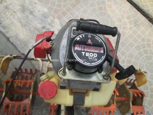 เครื่องกำจัดวัชพืชในร่องข้าว   MARUYAMA    KW   รหัสสินค้า : 80802438 หรือเพิ่มเติมไดที่ www.nihonmono.com