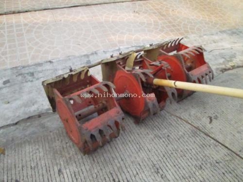 เครื่องกำจัดวัชพืชในร่องข้าว   MARUYAMA    MC  รหัสสินค้า : 80802443  หรือเพิ่มเติมไดที่ www.nihonmono.com