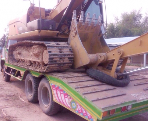 ISUZU ROCKY FVZ 175 HP 6BG1 สิบล้อ 2 เพลา เทรลเลอร์ท้ายลาดขึ้นรถแบ็คโฮร PC 200 ได้สบายเลยครับ เครื่องแน่นแรงดีสุดๆครับ หัวเก๋งสวยๆภายในเก๋งคอนโซลสวยครบ แอร์เย็น พวงมาลัยเพาเวอร์ ระบบเบรคทริ๊ปฟี้ครบครัน ช่วงล่างแน่นเหล็กบีมอย่างดี คัชซีสวยไม่มีแตกไม่มีบวม