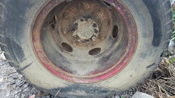 ขายคานลอยหลังอีซูซุหัวยาว10ล้อ พร้อมล้อ4ล้อ ขาย 10000 บาท