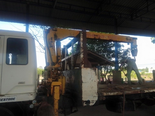 เครน TADANO 3 ตัน 3 ปรอก 2 ชัก  ขายครบชุดพร้อมปั้ม ( กำลังจะยกลง )