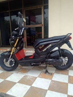 ตัวท๊อปสุด Honda Zoomer X ปลายปี 2556 สีดำแดง รุ่นคอมบายเบรค รถสวยมาก ของดีจริง