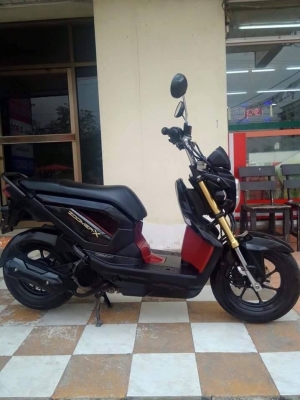 ตัวท๊อปสุด Honda Zoomer X ปลายปี 2556 สีดำแดง รุ่นคอมบายเบรค รถสวยมาก ของดีจริง