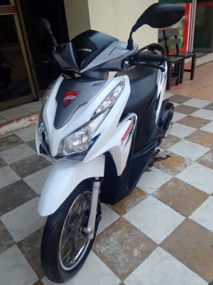 Honda Click 125 i รุ่น tune up สีขาวเทา รถสวยจริง สภาพดีมากๆ คุ้มค่าแน่นอน