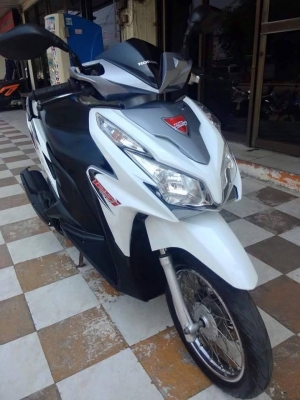 Honda Click 125 i รุ่น tune up สีขาวเทา รถสวยจริง สภาพดีมากๆ คุ้มค่าแน่นอน