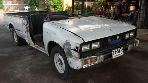 ขายรถหรูเปิดประทุนเอาไปเล่นสงกรานต์ ทะเบียนไม่ขาดเอกสารพร้อมโอน ซื้อมา12ล้าน ขาย 28000 บาท เครื่องSD22 เครื่องดีครับขับกลับได้เลย