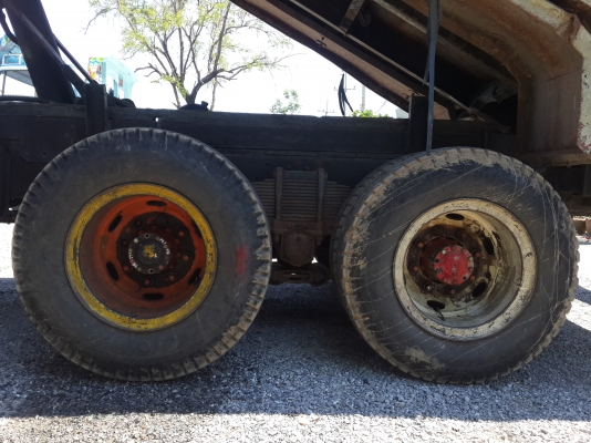 ขายรถบรรทุก 10 ล้อดั๊พม์ ยี่ห้อ HINO เครื่อง HO7C เทอร์โบ 210 เสื้อเพลา 3H และคานหน้า 3H หัวสิงห์ไฮเท็ค