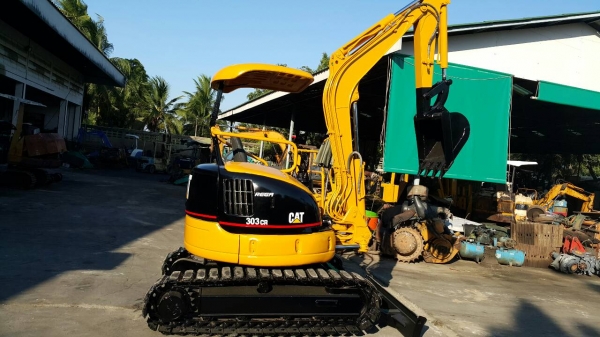 ขาย รถขุด CATERPILLAR รุ่น 303CR  แทร็กเหล็ก มีไลน์ ใส่หัวกระแทกได้ คอนโทรล สั้น มือสอง นำเข้าจากญี่ปุ่น  มือถือ/LINE ID :0818753444