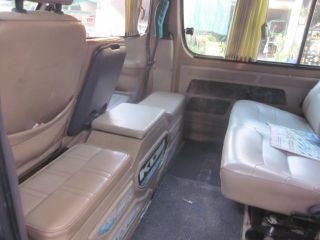 รถตู้ รถตู้