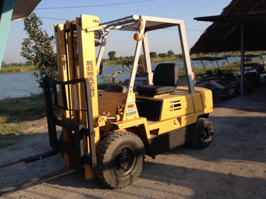 รถยกkomutsu 2.5ตัน ดีเซล สภาพดีพร้อมใช้ เพิ่งเข้าจากญี่ปุ่น