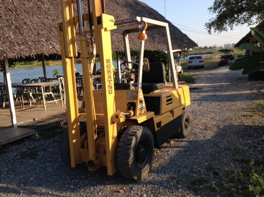 รถยกkomutsu 2.5ตัน ดีเซล สภาพดีพร้อมใช้ เพิ่งเข้าจากญี่ปุ่น