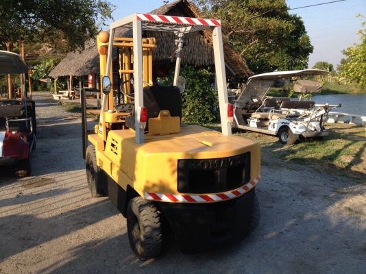 รถยกkomutsu 2.5ตัน ดีเซล สภาพดีพร้อมใช้ เพิ่งเข้าจากญี่ปุ่น